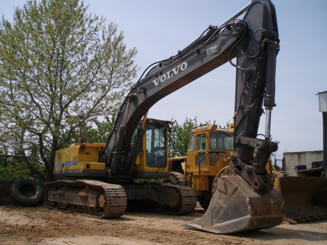 VOLVO-EC290-Small.jpg